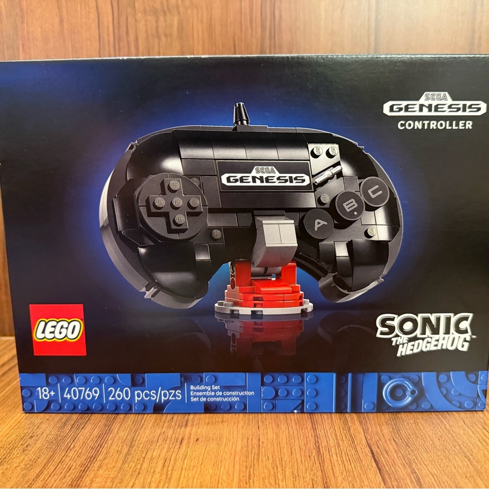 LEGO 40769 SEGA Genesis Controller - Black and Red - Sonic the Hedgehog